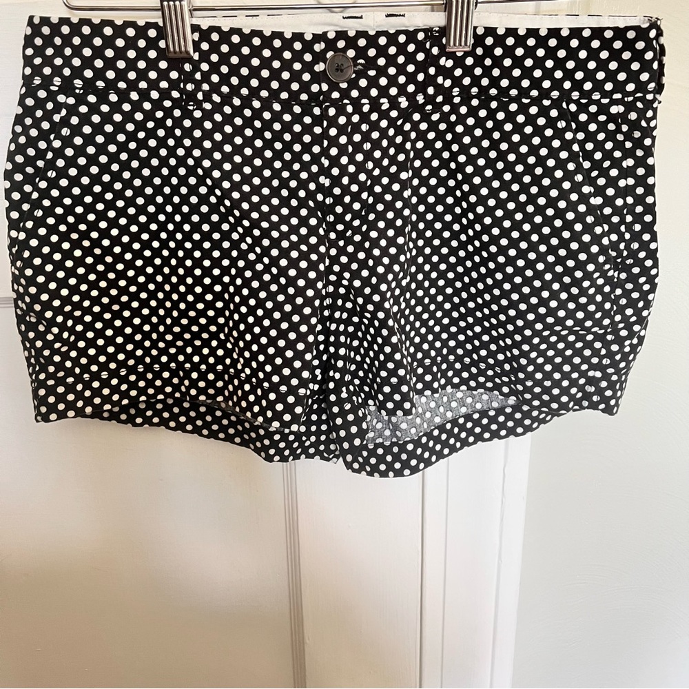Old navy, size 2 , black and white polka dots .